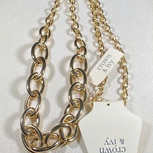 Very Classy Status Link Necklace